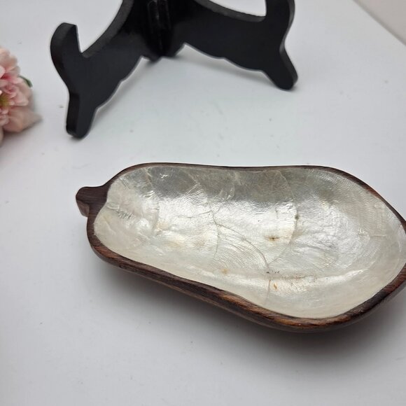 Vintage Capiz Shell Wood Bowls Fruit Shape with Capiz Square Tray - Picture 9 of 16